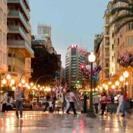 Stylish And Modern In The Old Town لقنت