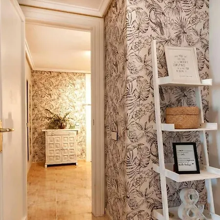 Stylish And Modern In The Old Town * لقنت