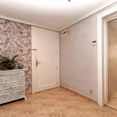 Stylish And Modern In The Old Town شقة لقنت